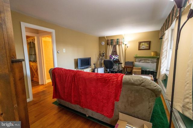 1615 CHURCH ST, Tobyhanna, PA 18466