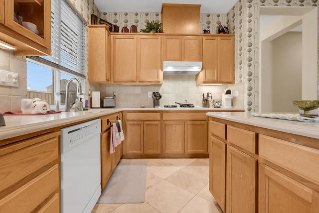 1929 Sparrowhawk St, Manteca, CA 95337