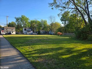 Johnson Street, Almont, MI 48003