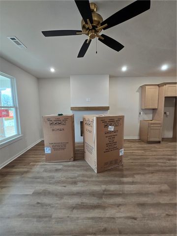 2302 N Zane Street, Siloam Springs, AR 72761