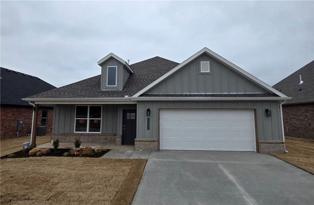 2302 N Zane Street, Siloam Springs, AR 72761