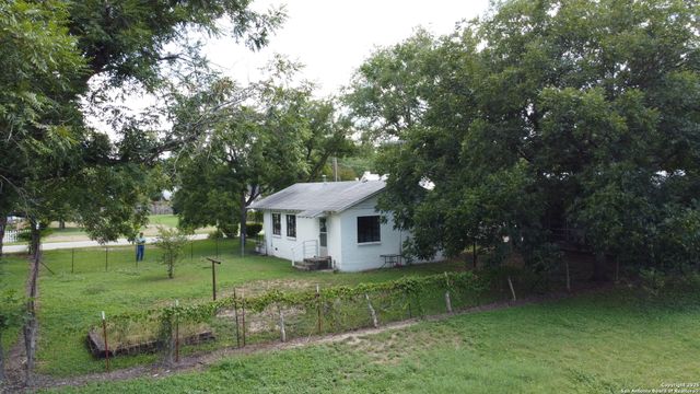 705 Florence, Castroville, TX 78009