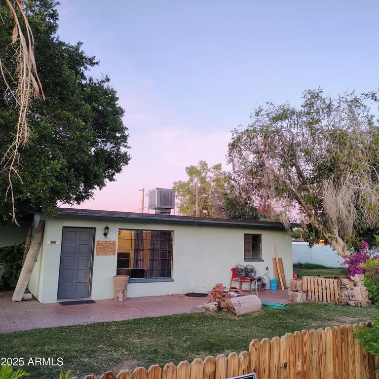 1064 W 5TH Street, Tempe, AZ 85281