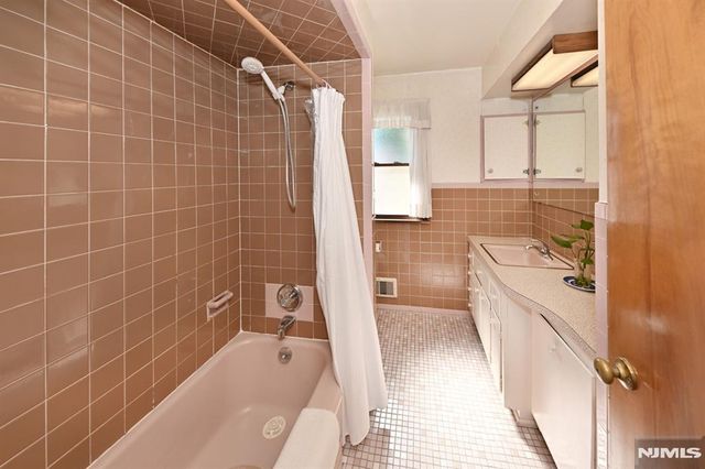 468 Bergen Avenue, Maywood, NJ 07607