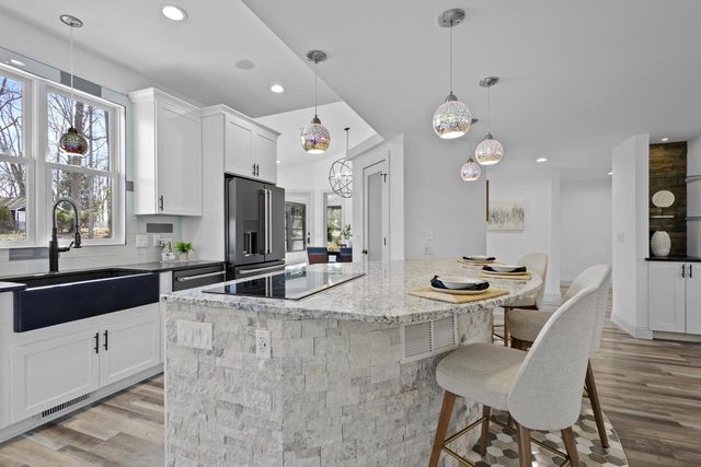 623 Summit Road, Madison, WI 53704