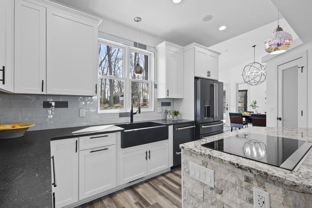 623 Summit Road, Madison, WI 53704