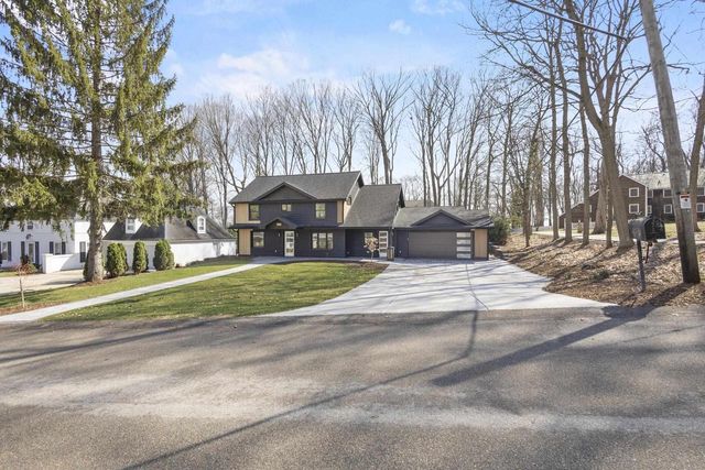 623 Summit Road, Madison, WI 53704