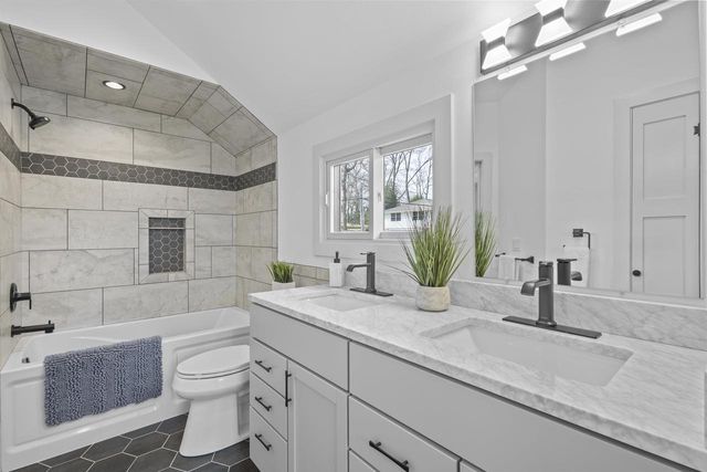 623 Summit Road, Madison, WI 53704