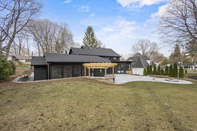 623 Summit Road, Madison, WI 53704