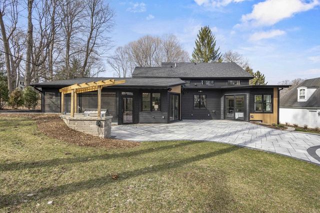 623 Summit Road, Madison, WI 53704