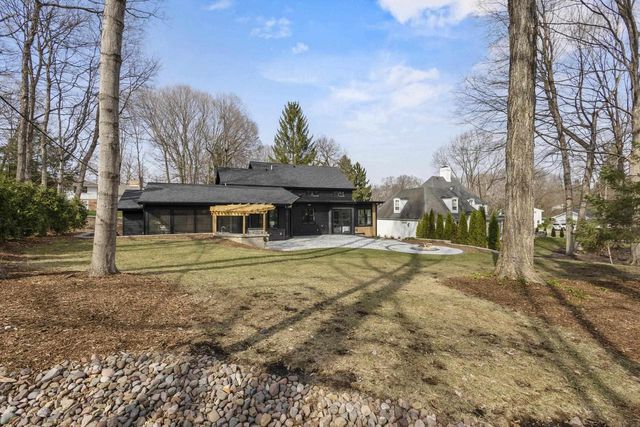 623 Summit Road, Madison, WI 53704