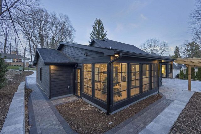 623 Summit Road, Madison, WI 53704