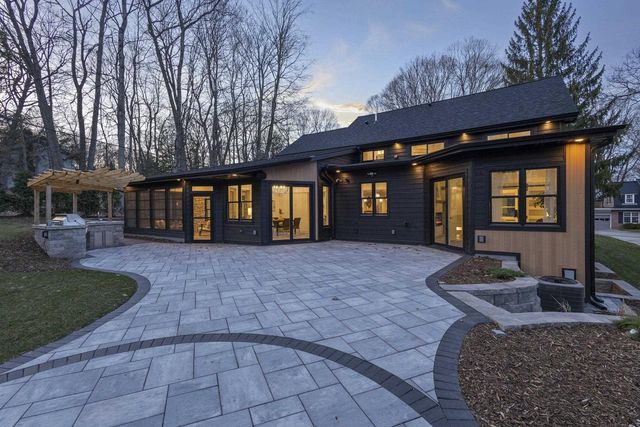 623 Summit Road, Madison, WI 53704