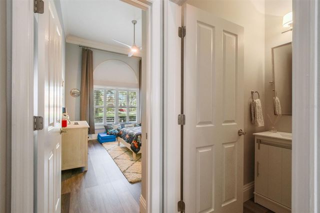 9105 WOODRIDGE RUN DRIVE, Tampa, FL 33647