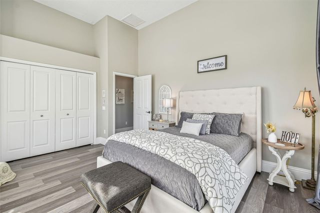 9105 WOODRIDGE RUN DRIVE, Tampa, FL 33647