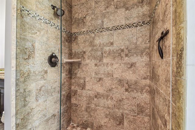 9105 WOODRIDGE RUN DRIVE, Tampa, FL 33647