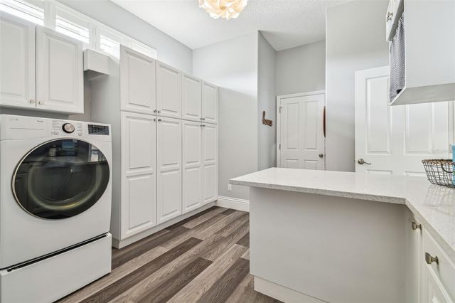 9105 WOODRIDGE RUN DRIVE, Tampa, FL 33647