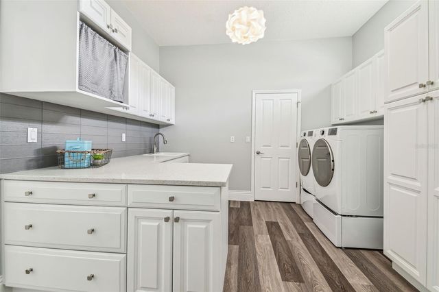 9105 WOODRIDGE RUN DRIVE, Tampa, FL 33647