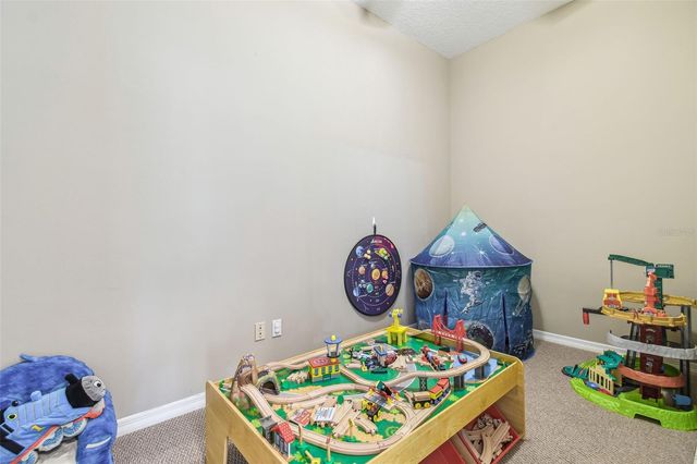 9105 WOODRIDGE RUN DRIVE, Tampa, FL 33647