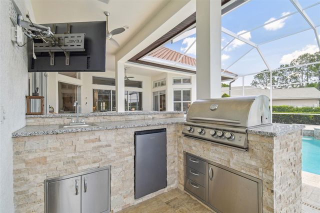 9105 WOODRIDGE RUN DRIVE, Tampa, FL 33647