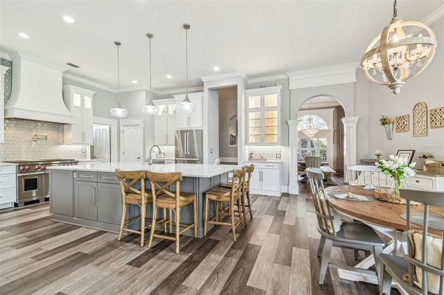 9105 WOODRIDGE RUN DRIVE, Tampa, FL 33647