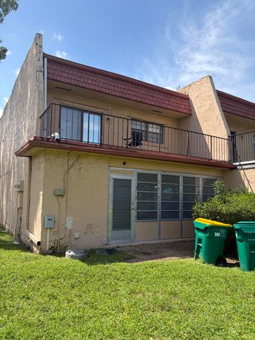 40 SPINNING WHEEL Lane, Tamarac, FL 33319