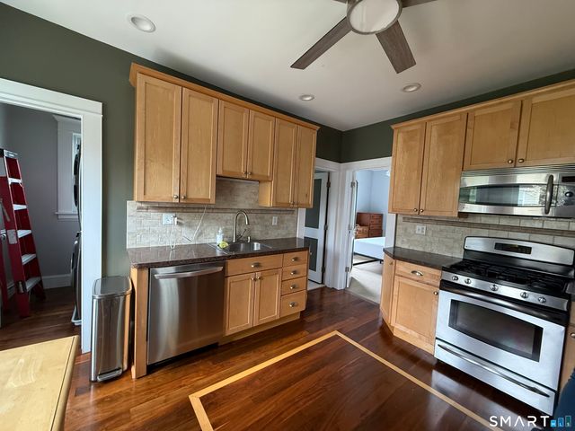 65 Park Street, Shelton, CT 06484
