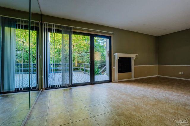 18 Hillbrook Way, Pensacola, FL 32503