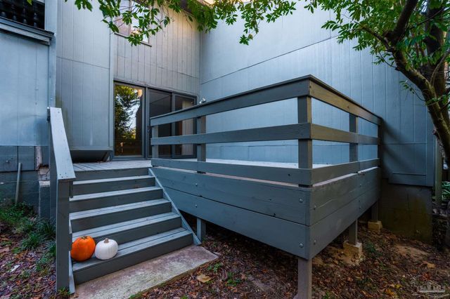 18 Hillbrook Way, Pensacola, FL 32503