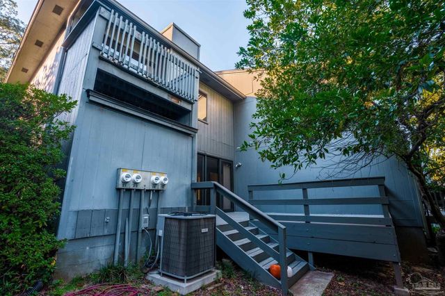 18 Hillbrook Way, Pensacola, FL 32503