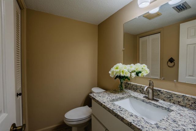 18 Hillbrook Way, Pensacola, FL 32503