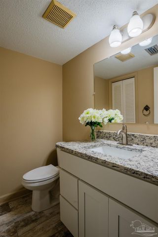 18 Hillbrook Way, Pensacola, FL 32503