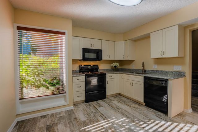 18 Hillbrook Way, Pensacola, FL 32503