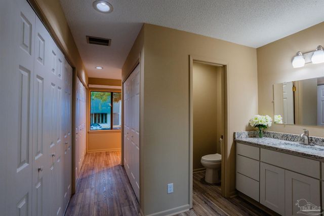 18 Hillbrook Way, Pensacola, FL 32503