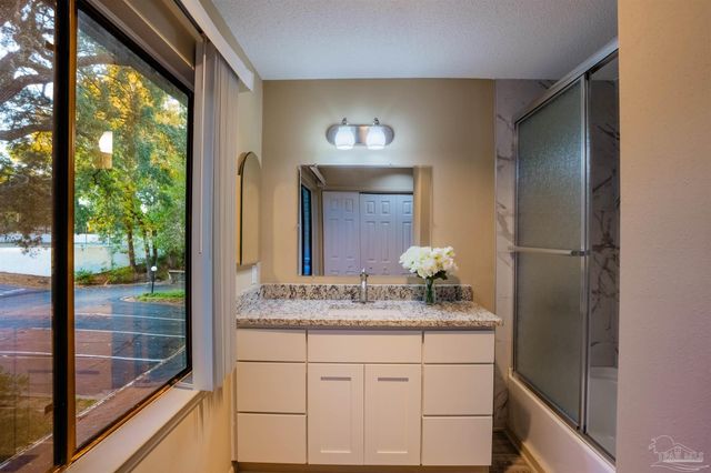 18 Hillbrook Way, Pensacola, FL 32503