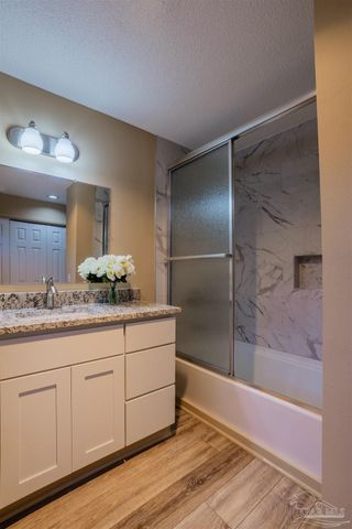 18 Hillbrook Way, Pensacola, FL 32503