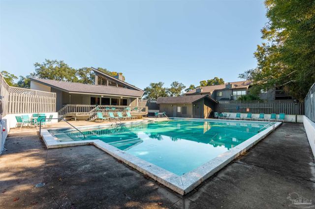 18 Hillbrook Way, Pensacola, FL 32503