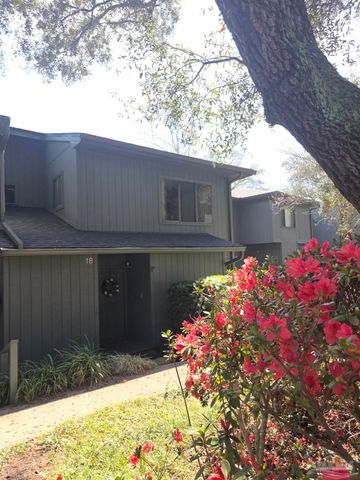 18 Hillbrook Way, Pensacola, FL 32503