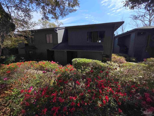 18 Hillbrook Way, Pensacola, FL 32503