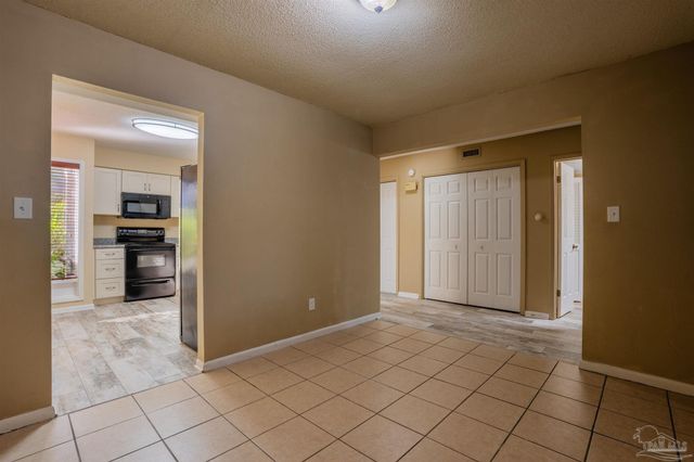 18 Hillbrook Way, Pensacola, FL 32503