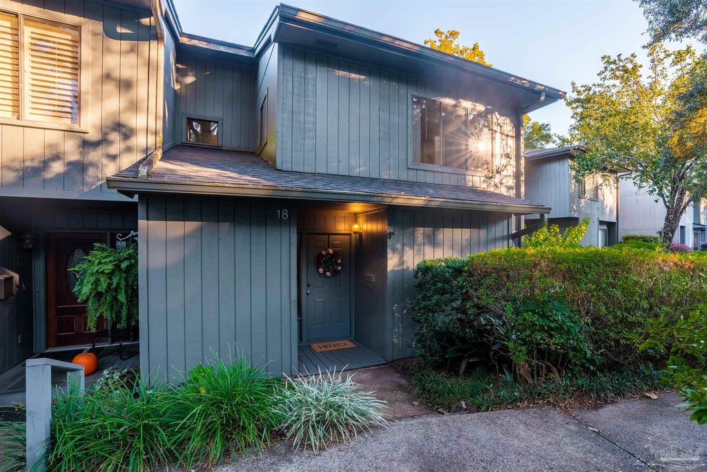 18 Hillbrook Way, Pensacola, FL 32503