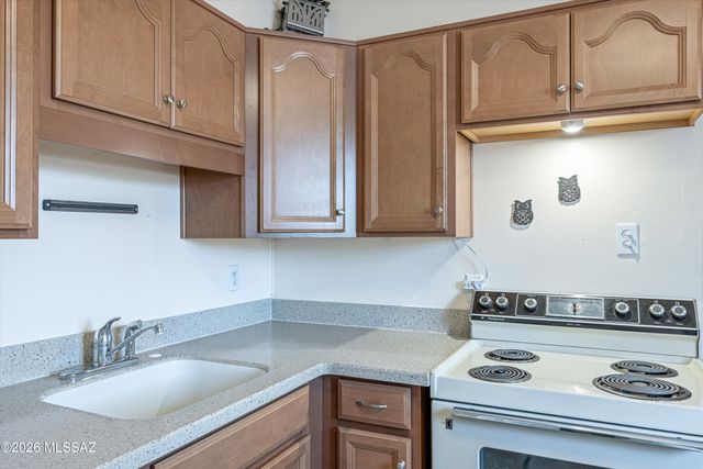 1402 N McKinley Avenue, Tucson, AZ 85712