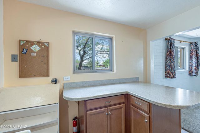 1402 N McKinley Avenue, Tucson, AZ 85712