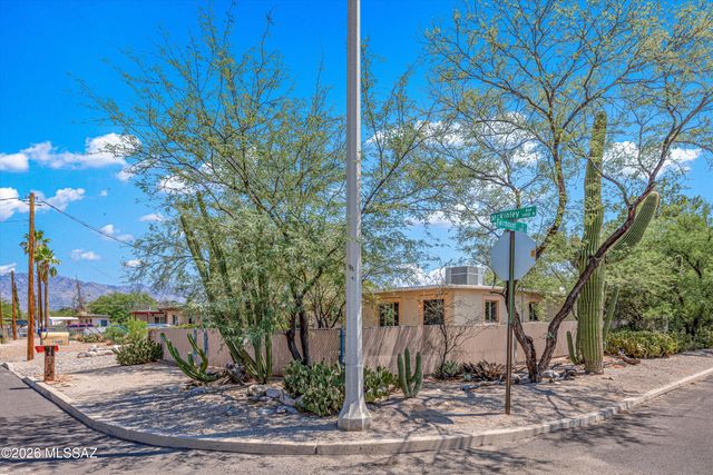1402 N McKinley Avenue, Tucson, AZ 85712