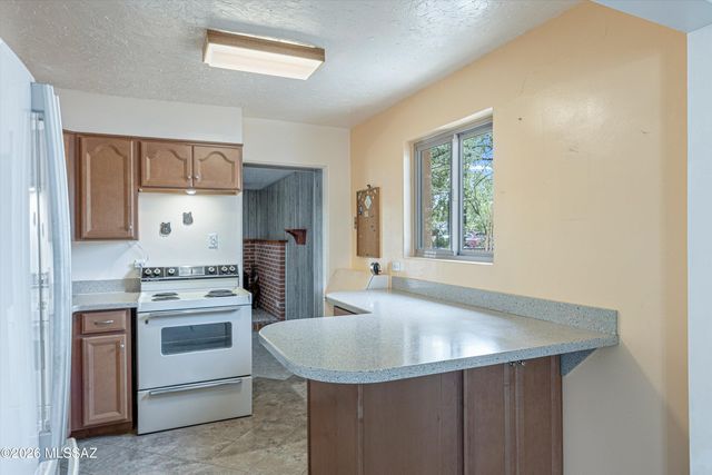 1402 N McKinley Avenue, Tucson, AZ 85712