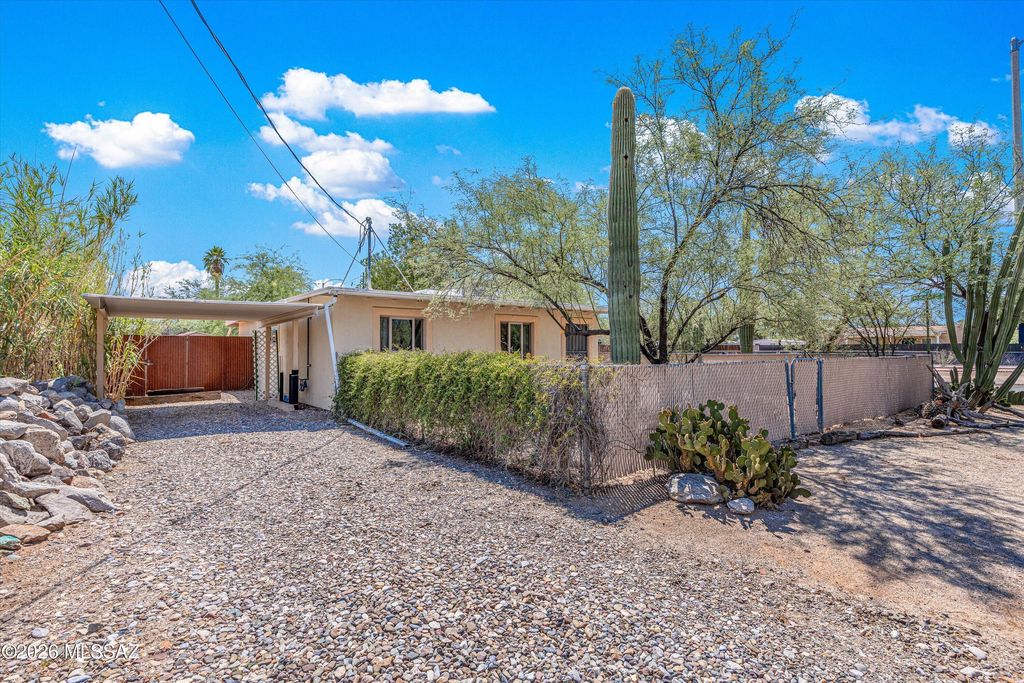 1402 N McKinley Avenue, Tucson, AZ 85712