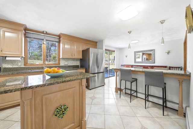 15 Sparhawk Dr., Burlington, MA 01803