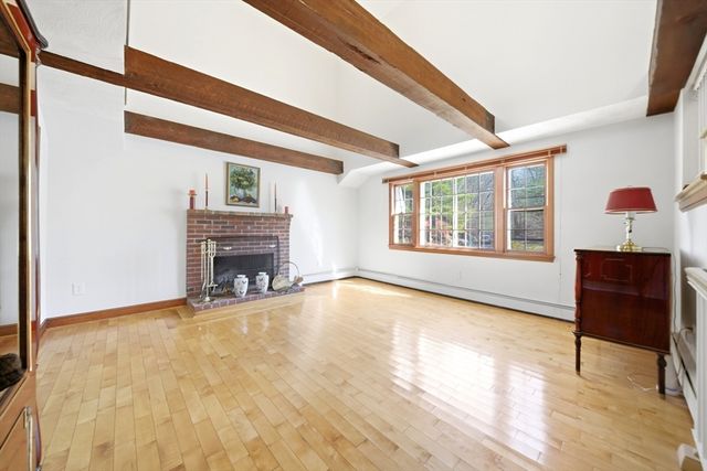 15 Sparhawk Dr., Burlington, MA 01803