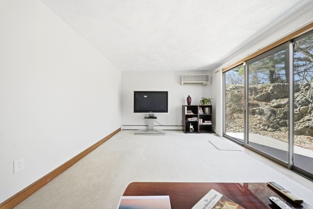 15 Sparhawk Dr., Burlington, MA 01803