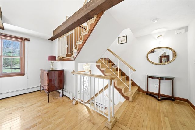 15 Sparhawk Dr., Burlington, MA 01803